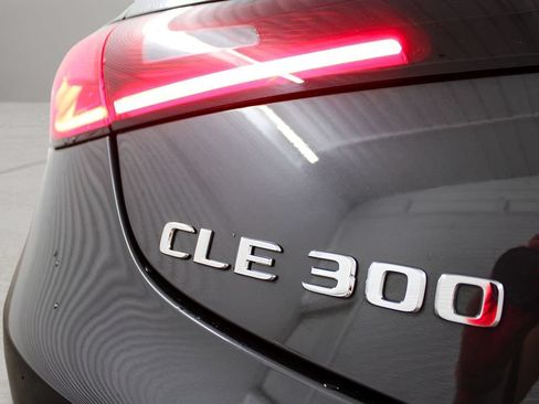 Used 2025 Mercedes-Benz CLE 300 4MATIC Coupe image 32