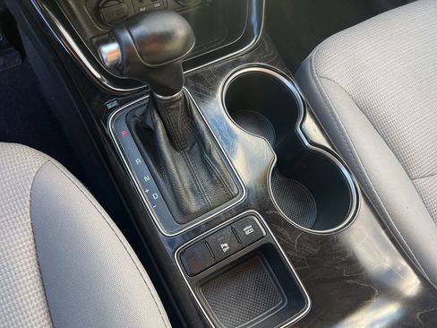 Used 2015 Kia Sorento LX image 17