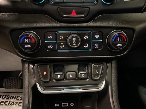 Used 2019 GMC Terrain SLT w/ Preferred Package image 14