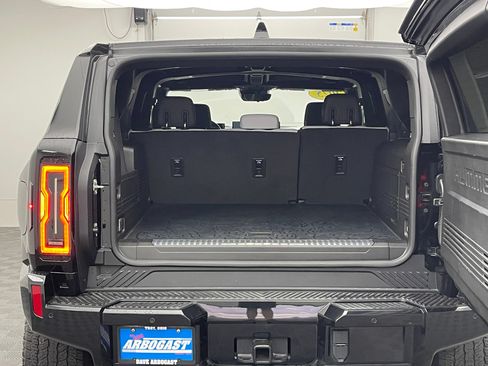 Used 2025 GMC Hummer EV 2X w/ LPO, Illumination Package AWD/4WD image 12