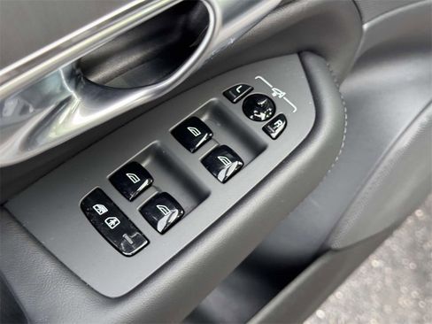 Certified 2024 Volvo XC90 B5 Core w/ Climate Package image 15