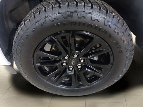 Certified 2024 Ford F150 Platinum w/ FX4 Off-Road Package image 33