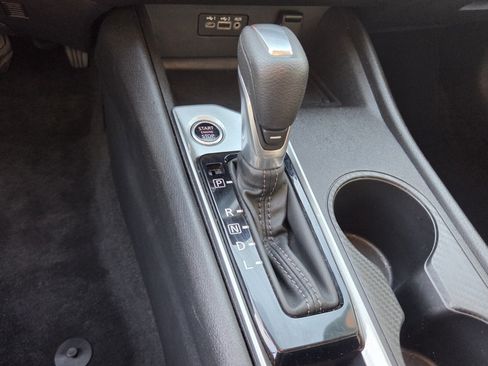 Used 2025 Nissan Altima 2.5 SV FWD image 30