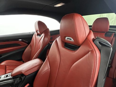 Used 2016 BMW M4 Convertible image 32