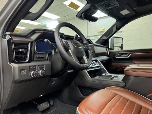 Used 2024 GMC Sierra 2500 Denali Ultimate image 14