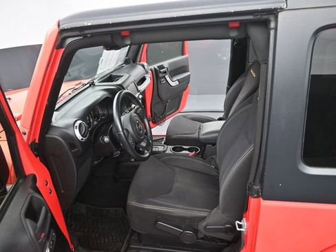 Used 2013 Jeep Wrangler Sahara w/ Connectivity Group AWD/4WD image 10
