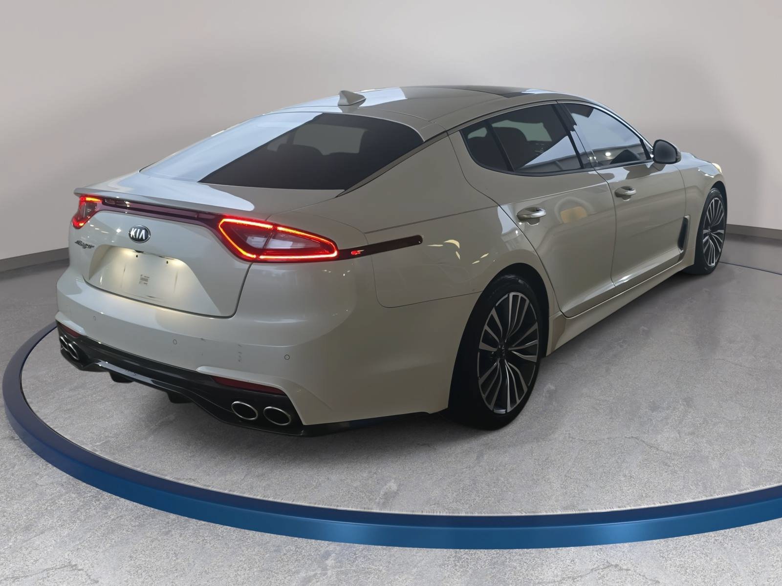 Used 2018 Kia Stinger Premium RWD image 5