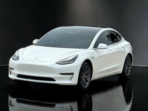 Used 2020 Tesla Model 3 Standard Range RWD image 3