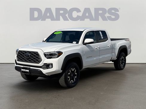 Used 2023 Toyota Tacoma TRD Off-Road w/ Technology Package AWD/4WD image 3