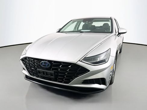 Used 2020 Hyundai Sonata SEL w/ Convenience Package FWD image 3