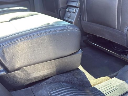 Certified 2018 Ford Explorer XLT w/ Equipment Group 202A image 27