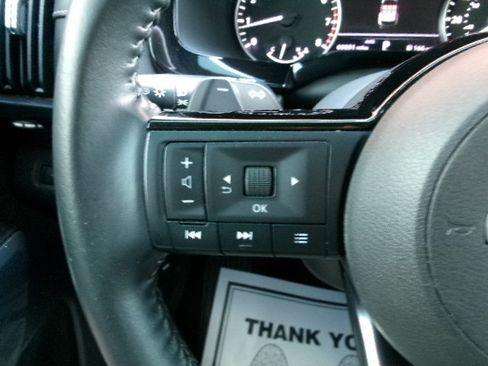 Used 2022 Nissan Pathfinder SV AWD/4WD image 21