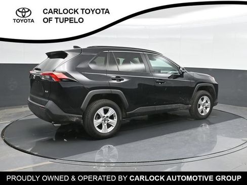 Used 2021 Toyota RAV4 XLE FWD image 3