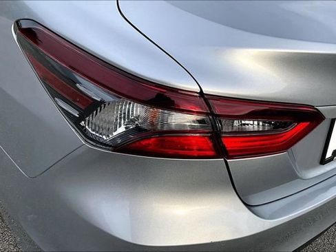 Used 2024 Toyota Camry LE image 20