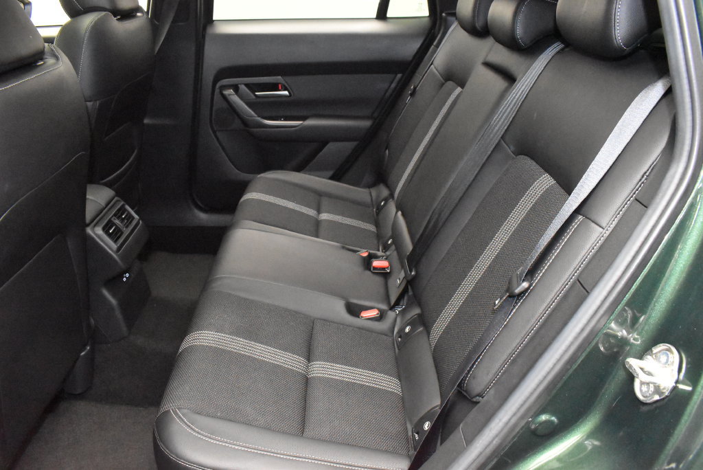 Used 2025 MAZDA CX-50 AWD 2.5 S w/ Premium Package image 35