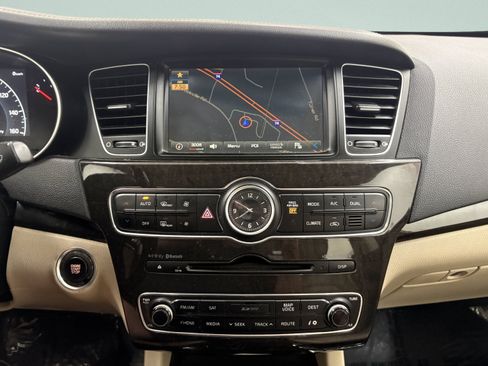 Used 2014 Kia Cadenza Premium w/ Luxury Package FWD image 14