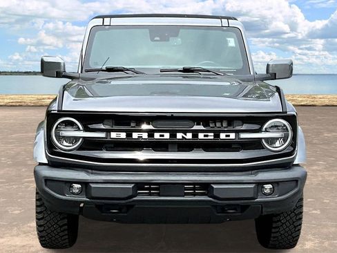 Used 2023 Ford Bronco Outer Banks AWD/4WD image 2