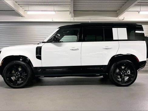 New 2026 Land Rover Defender 110 X-Dynamic SE AWD/4WD image 3