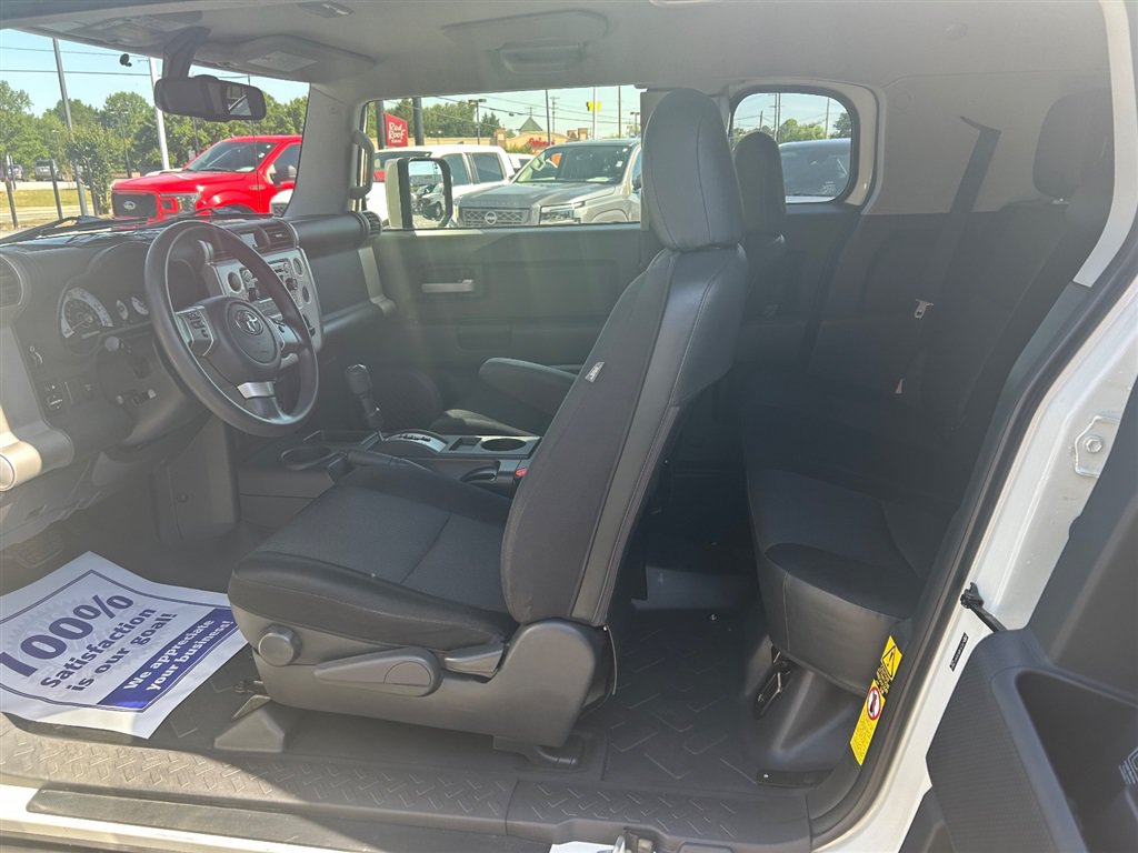 Used 2014 Toyota FJ Cruiser 2WD w/ Convenience Package image 6