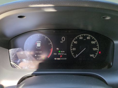 Certified 2024 Honda HR-V LX image 12