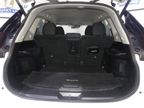 Used 2019 Nissan Rogue SV image 9