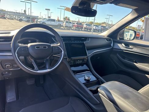 Certified 2024 Jeep Grand Cherokee L Laredo image 17