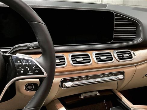 Used 2026 Mercedes-Benz GLE 450e 4MATIC image 7