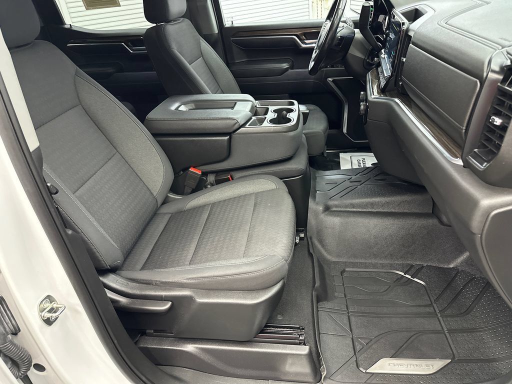 Used 2022 Chevrolet Silverado 1500 RST AWD/4WD image 14