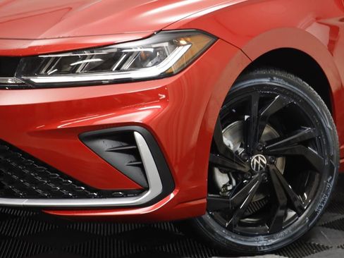 New 2026 Volkswagen Jetta SE FWD image 4