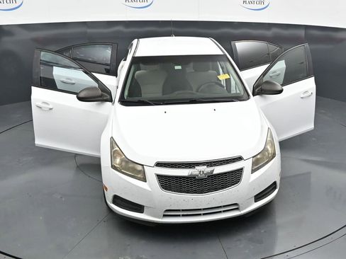 Used 2014 Chevrolet Cruze LS FWD image 34