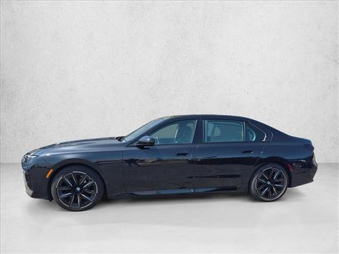 Certified 2023 BMW i7 xDrive60 AWD/4WD image 9