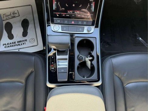 Used 2019 Audi Q8 Premium w/ Convenience Package image 15