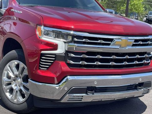 Used 2023 Chevrolet Silverado 1500 LTZ RWD image 2