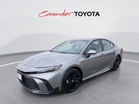 Certified 2026 Toyota Camry SE image 1