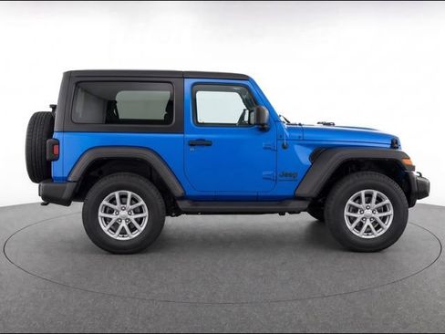 Used 2023 Jeep Wrangler Sport AWD/4WD image 8