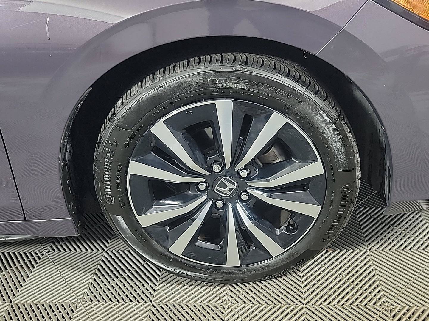 Certified 2024 Honda Civic EX-L image 3