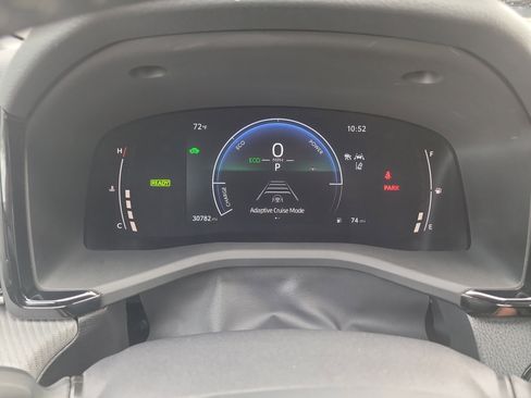 Used 2025 Toyota Camry SE image 30