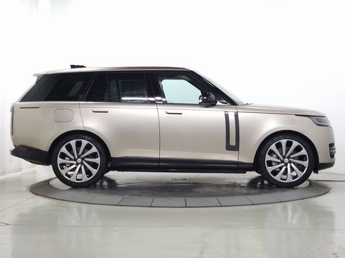Used 2025 Land Rover Range Rover SE image 7