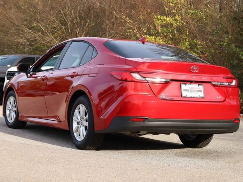 Used 2025 Toyota Camry LE image 14