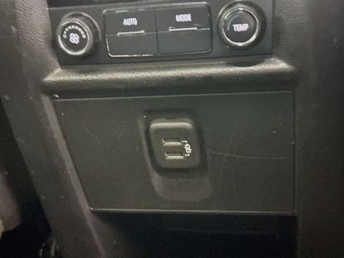 Used 2021 Chevrolet Traverse LS FWD image 42