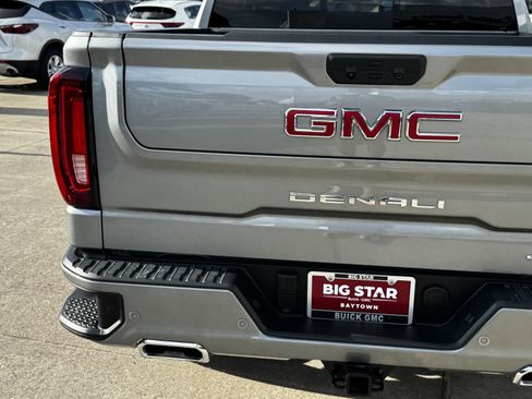 Used 2025 GMC Sierra 1500 Denali w/ Denali Reserve Package AWD/4WD image 11