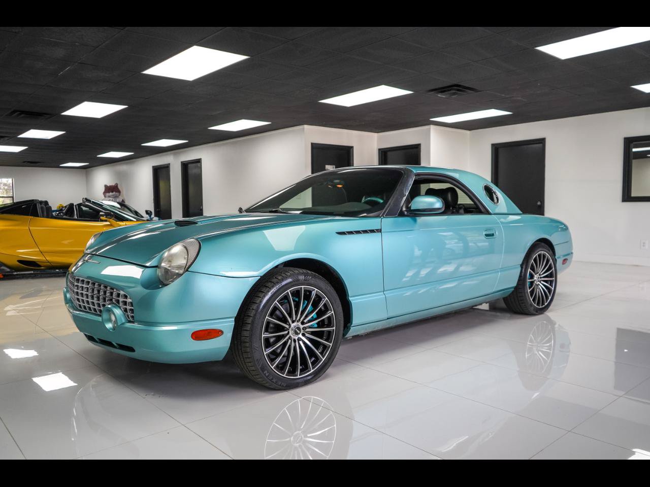 Used 2002 Ford Thunderbird RWD image 1