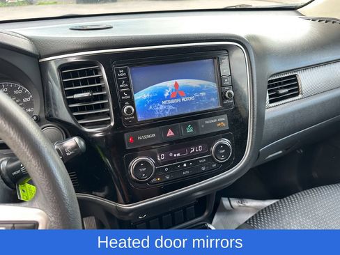 Used 2018 Mitsubishi Outlander AWD image 11