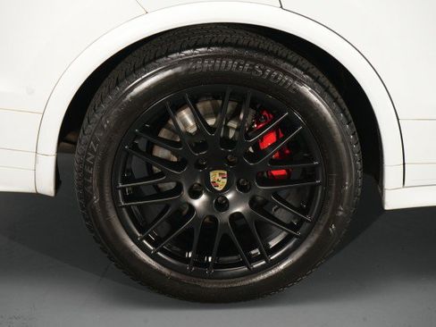Used 2016 Porsche Cayenne GTS AWD/4WD image 28