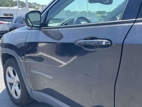 Used 2018 Jeep Compass Latitude w/ Popular Equipment Group FWD image 31