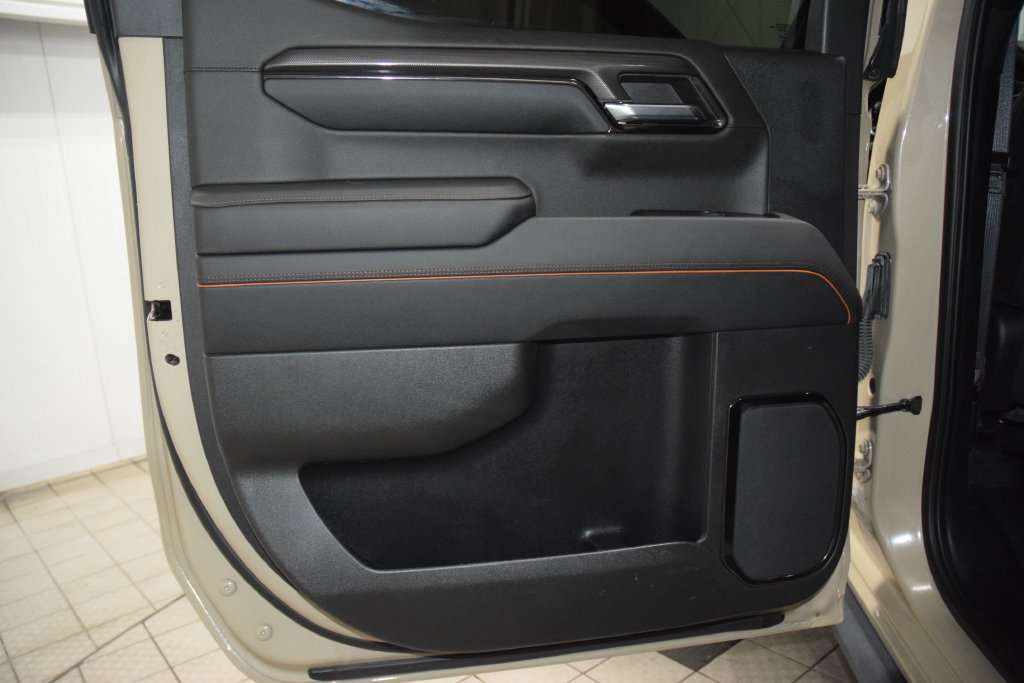 Used 2023 GMC Sierra 1500 AT4 w/ AT4 Premium Package AWD/4WD image 42