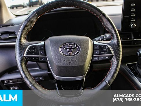 Used 2022 Toyota Sienna XSE image 27