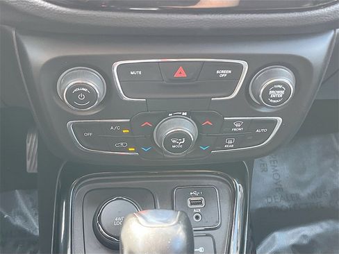 Used 2020 Jeep Compass Latitude image 15