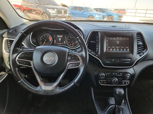 Used 2019 Jeep Cherokee Latitude Plus FWD image 10