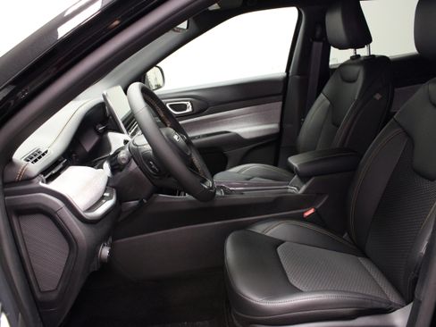 New 2026 Jeep Compass Latitude AWD/4WD image 17